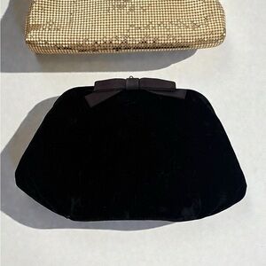 Elegant Black Vintage Velvet Clutch with Bow Accent